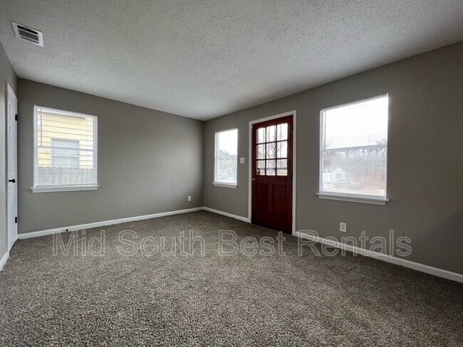 Foto del edificio - 4460 Range Line Rd