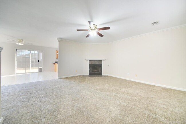 Building Photo - 801 Linda Ln