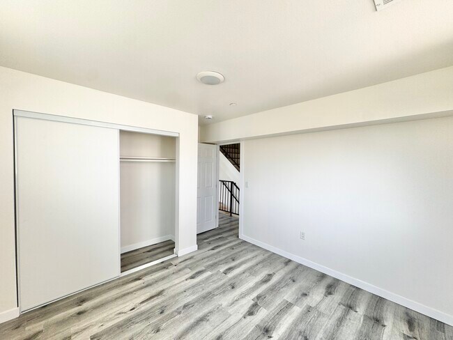 Foto del edificio - 1237 N Kenmore Ave