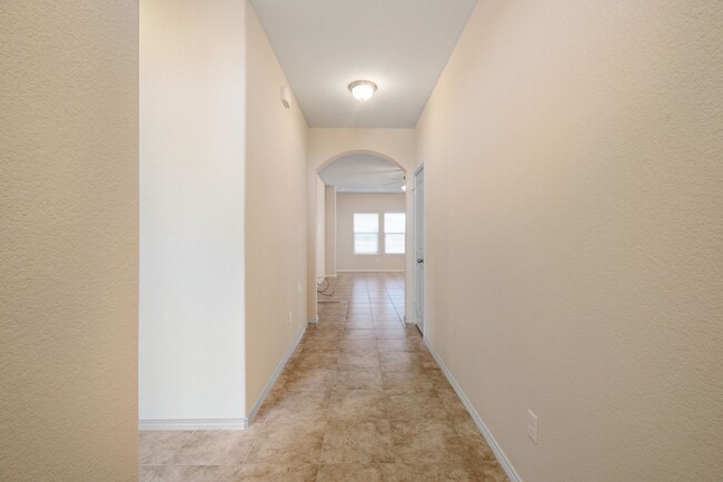 Foto del edificio - Spacious 3 Bedroom, 2 Bath Home in Jarrell...