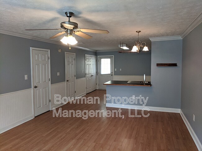 Foto del edificio - 105 Westchester Dr
