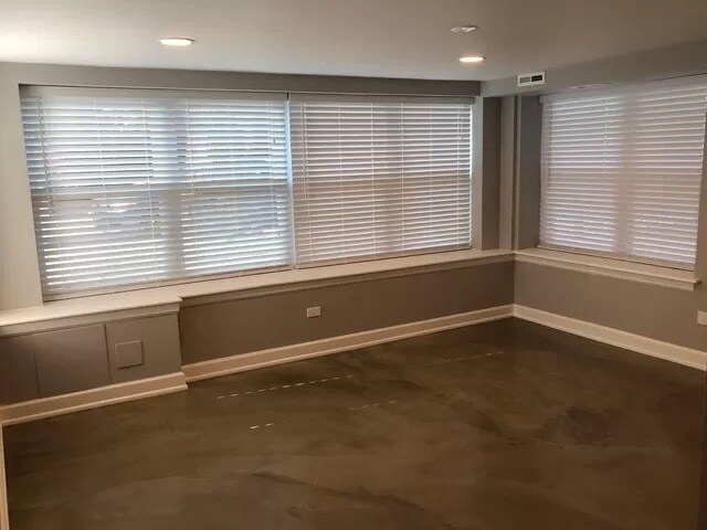 Living room 13x12 - 2255 W Huron St