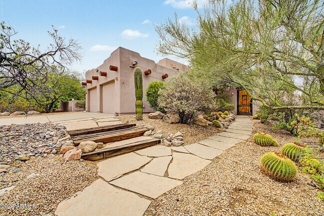 Building Photo - 9202 E Rimrock Dr
