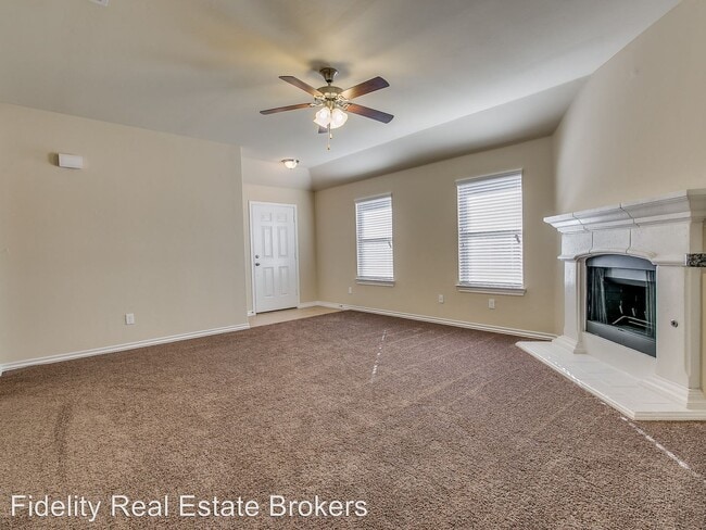 Building Photo - 14917 Falling Springs Blvd