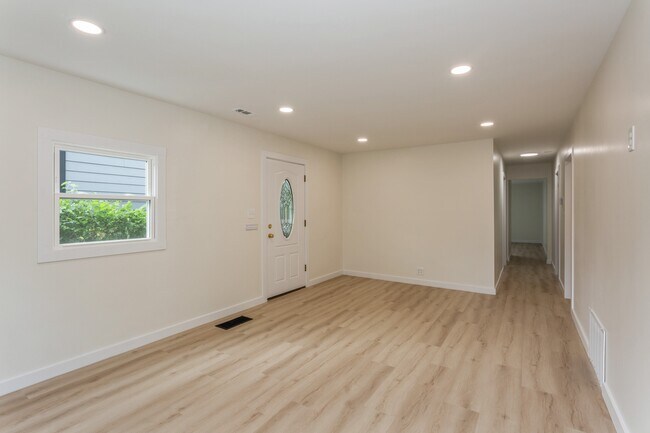 Foto del edificio - 2416 Wade St