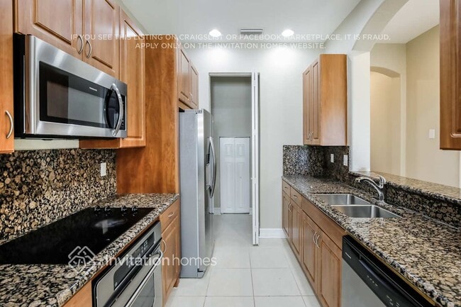 Foto del edificio - 6855 Julia Gardens Dr