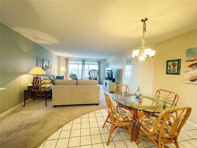 Foto del edificio - 5220 Brittany Dr S