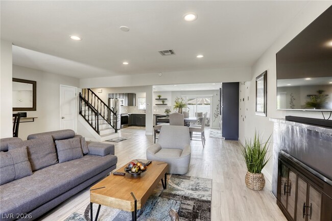 Foto del edificio - 4562 Skyland Dr