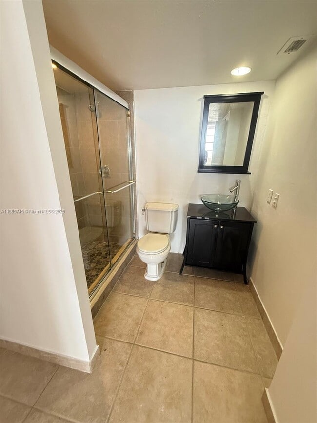 Foto del edificio - 2025 NE 164th St