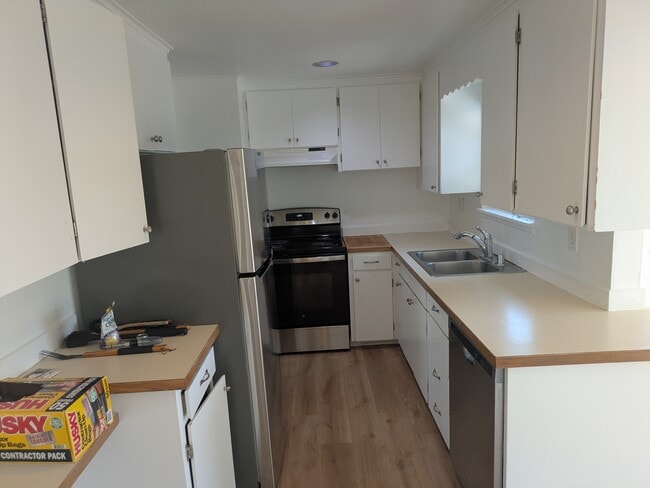 Kitchen - 7001 42nd Ave NE