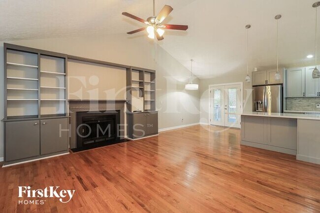 Building Photo - 611 Bluff Dr