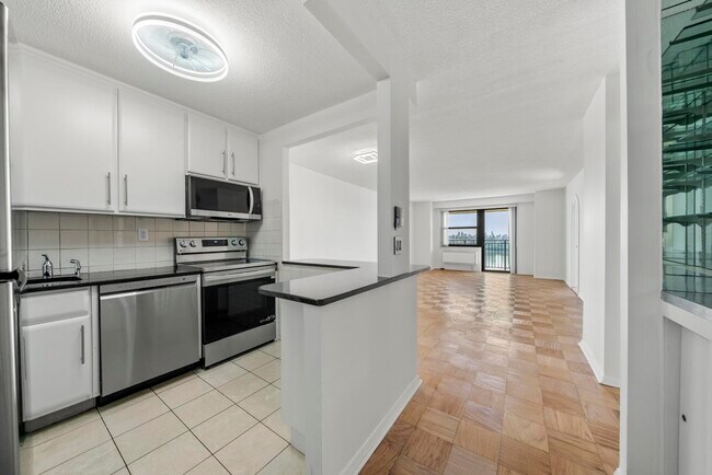 Foto del edificio - 7855 JFK Blvd E