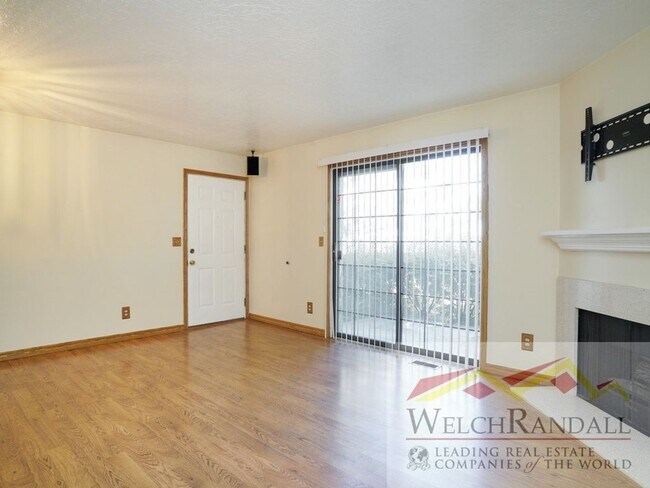 Foto del edificio - Corner Gem in Washington Terrace – 2BR Comfort & Style!