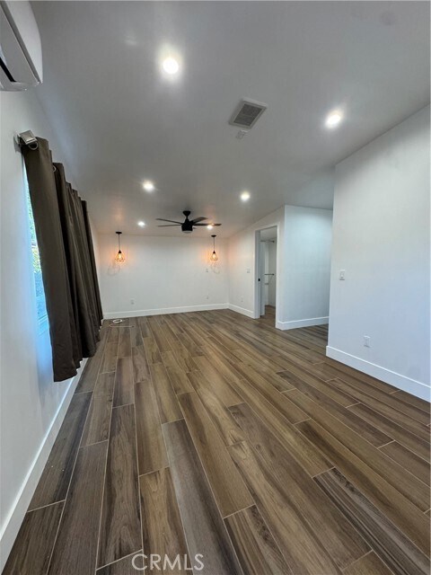 Building Photo - 6439 Graves Ave