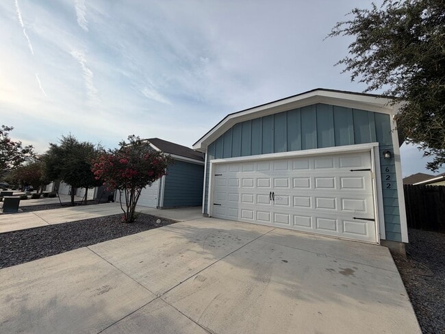 Building Photo - 622 Ashers Pl