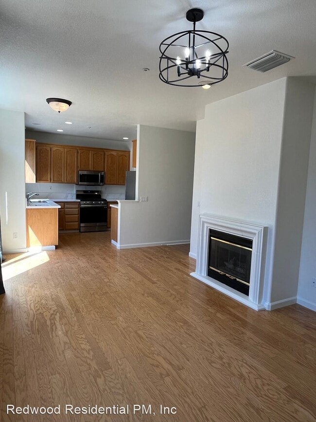 Foto del edificio - 3 br, 2.5 bath House - 1405 Woodside Circle