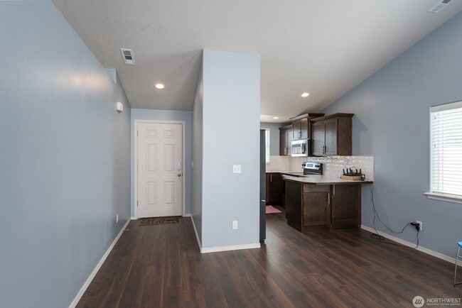 Building Photo - Never been rented before new home in Mae V...