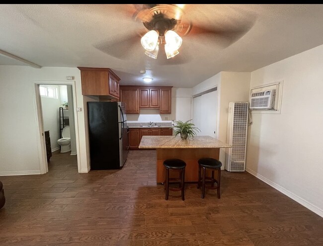 Building Photo - 24803 Alderbrook Dr