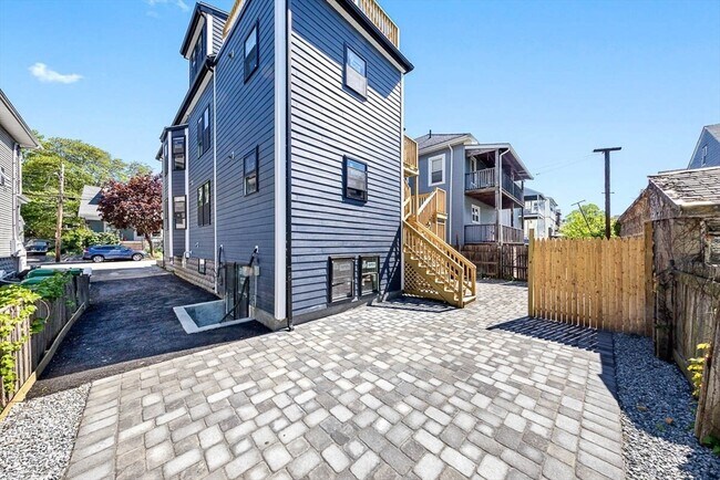 Foto del edificio - 70-72 Stanley Ave