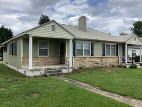 Building Photo - 702 Ansley St