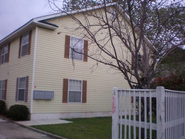 Primary Photo - 104 Spring St