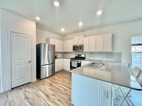 Building Photo - 6533 Strelitzia Cove