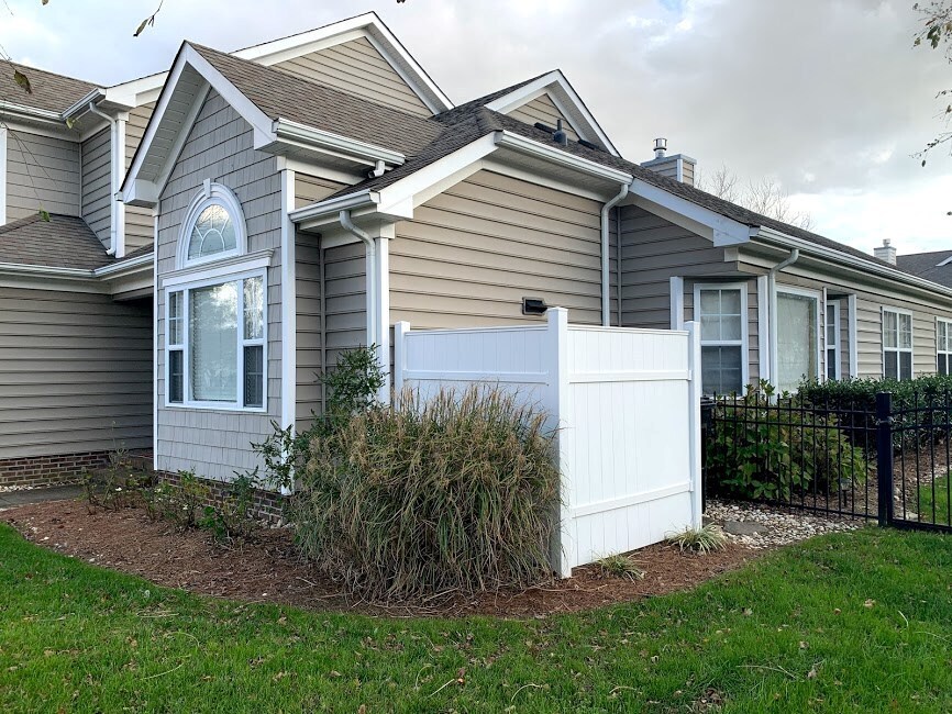 Primary Photo - 107 Saratoga Pl