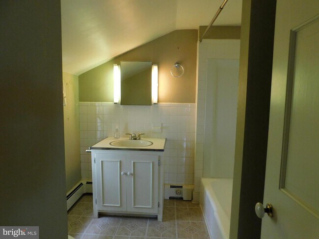 Building Photo - 153 Clermont Ln