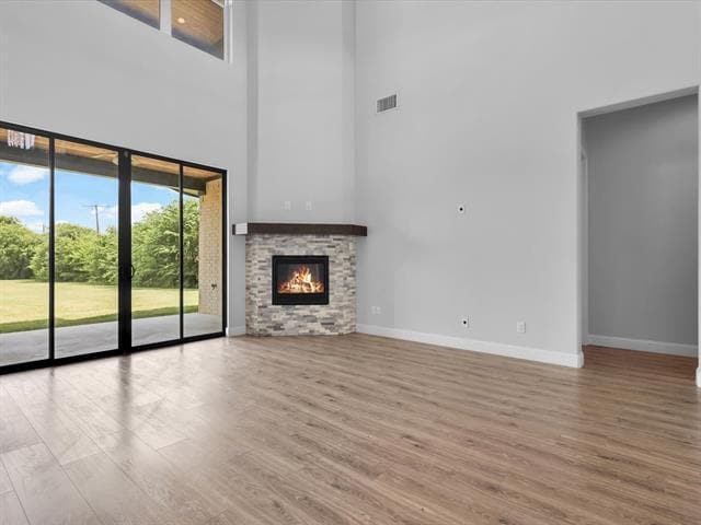 Building Photo - 1600 Country Club Dr
