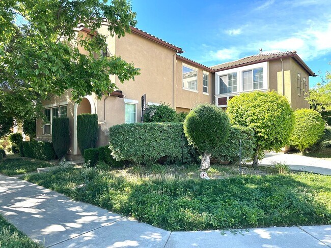 Foto del edificio - Spacious Home in Prime Turlock Location