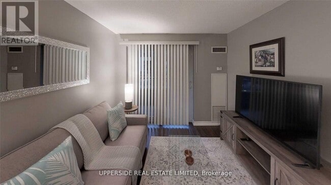 Photo du bâtiment - 250 Wellington St W