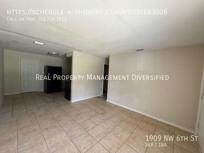 Foto del edificio - Desirable 3/1 Duplex