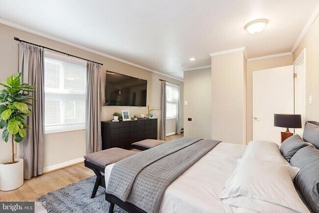 Building Photo - 307 Nimitz Ave