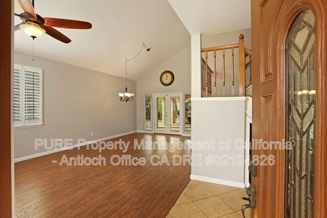 Building Photo - 135 Edmeades Ct