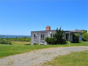 Building Photo - 19 Lake Rd