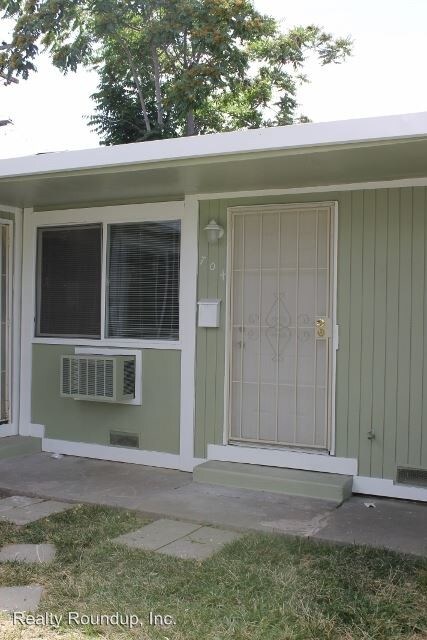 Building Photo - 702 San Miguel Ave