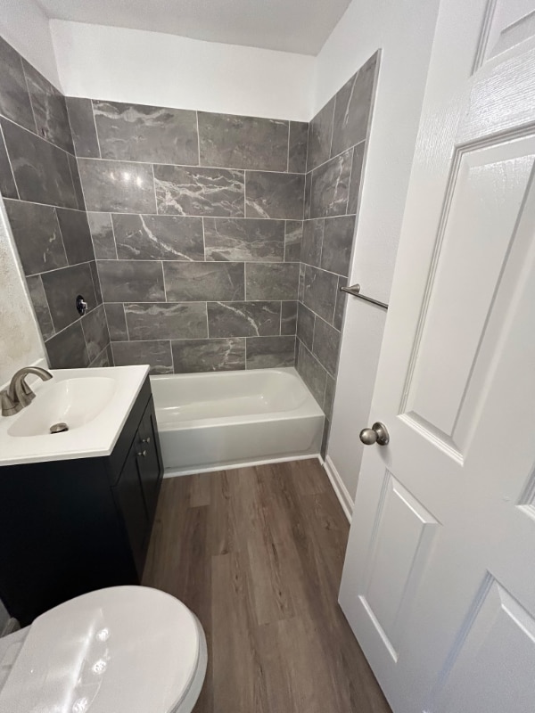 Building Photo - 2328 Desire St