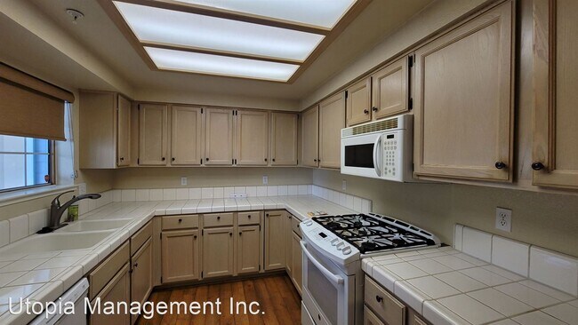 Building Photo - 3 br, 2 bath House - 5215 Arden Way