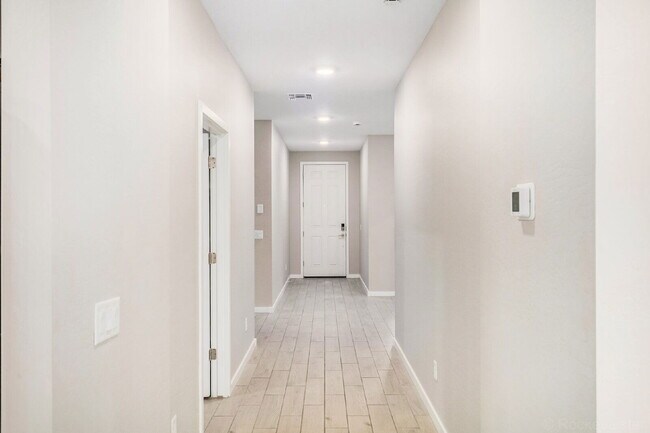 Building Photo - 19981 W Badgett Ln