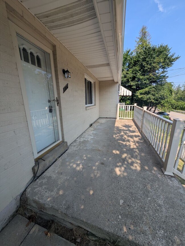 Foto del edificio - Newly Renovated 2Bd/2Bath Home with Bonus Room -- Available NOW!