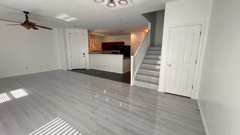 Foto principal - 1436 N 80th Dr