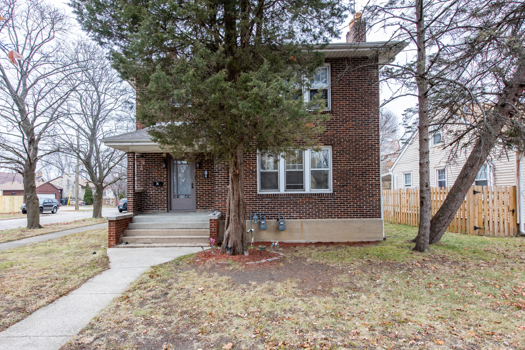 626 W Atlantic Ave, Waukegan, IL 60085 - House Rental in Waukegan, IL ...