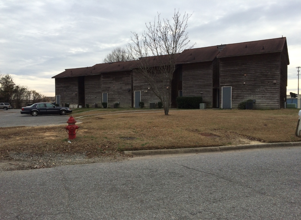 Primary Photo - 110 River Bluff Rd