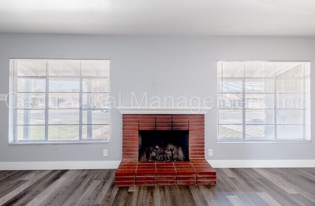 Foto del edificio - 3 Bedroom/1 Bath Home - $1695 Per Month!