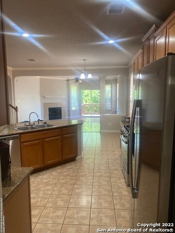 Foto del edificio - 702 Lorimor Ct