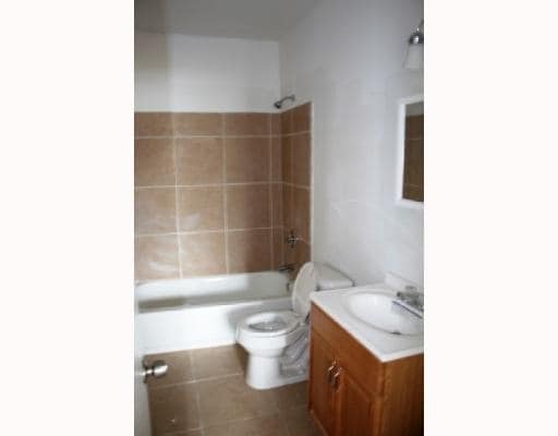  - 7832-7842 Olive St