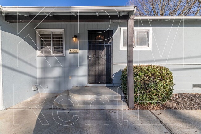 Building Photo - 615 Garner Ln