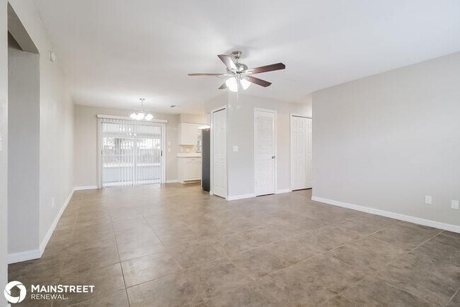 Foto del edificio - 1456 CORONET DR, DELTONA, FL 32725