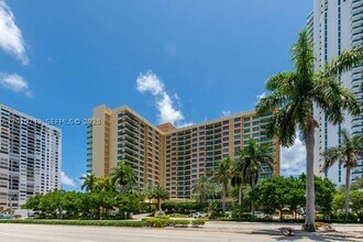 Building Photo - 2501 S Ocean Dr