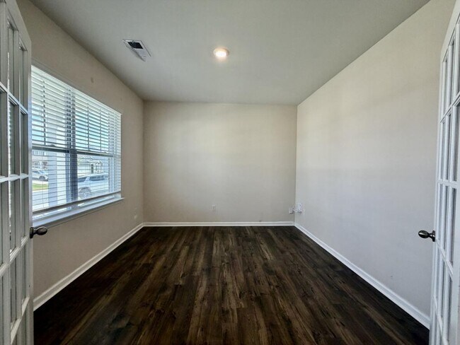 Foto del edificio - 517 Bonifay Dr